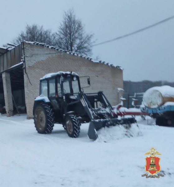 В Торжокском районе местный житель пытался угнать трактор